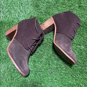 Toms 7.5 women brown ankle heel boots